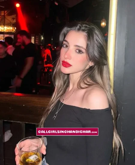 Kiara - Model Escort Girl